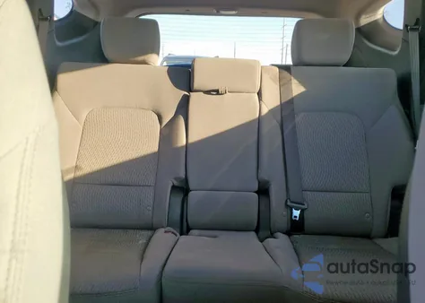 2016 Hyundai Santa Fe Sport z USA, uszkodzony, nr VIN 5XYZT3LB4GG336851